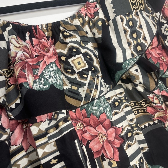 Back at the ranch printed off shoulder blouse - Picture 6 of 10